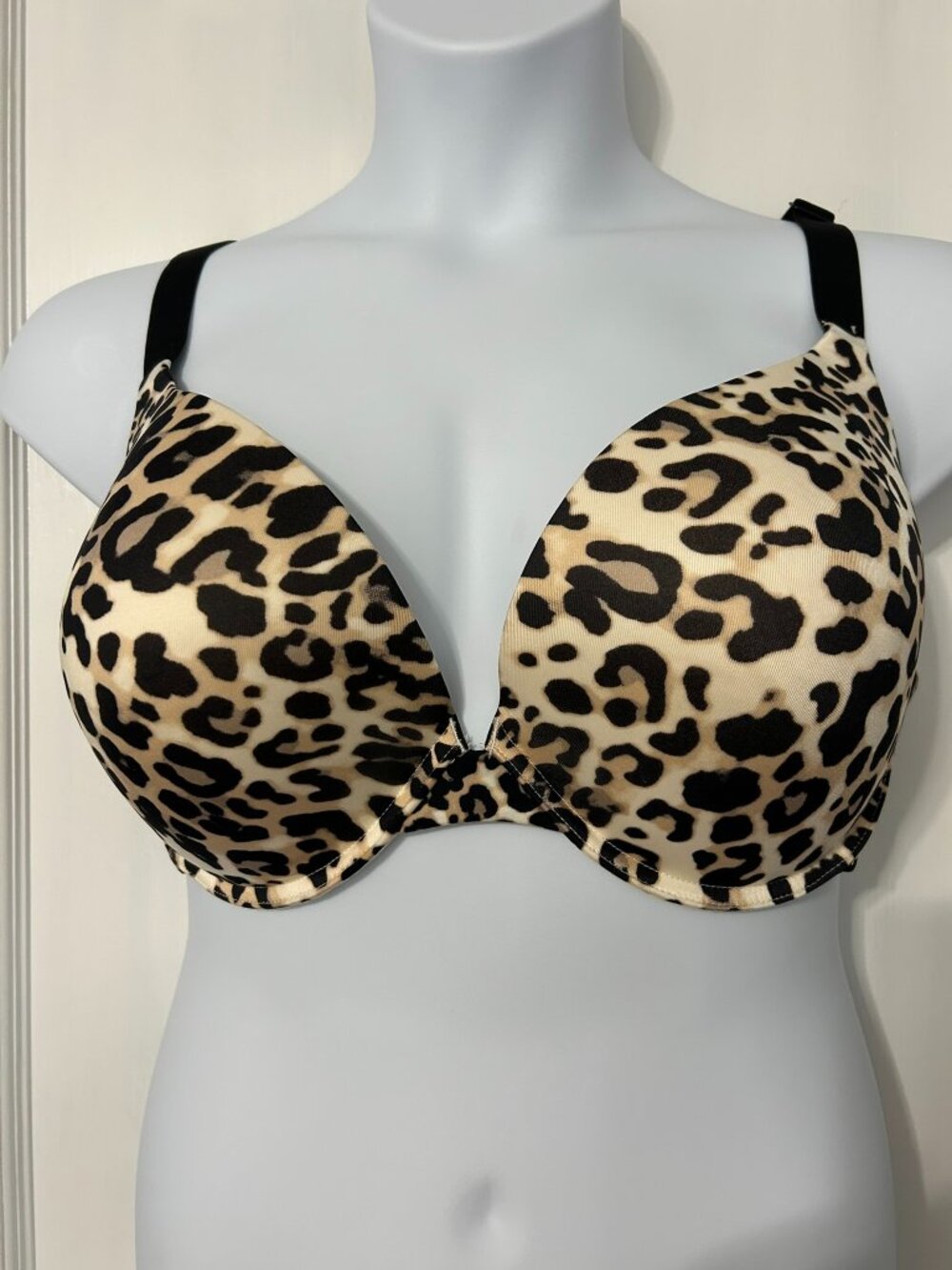 Sweet Treasures women’s animal print Leopard padded underwire Bra Size 44D